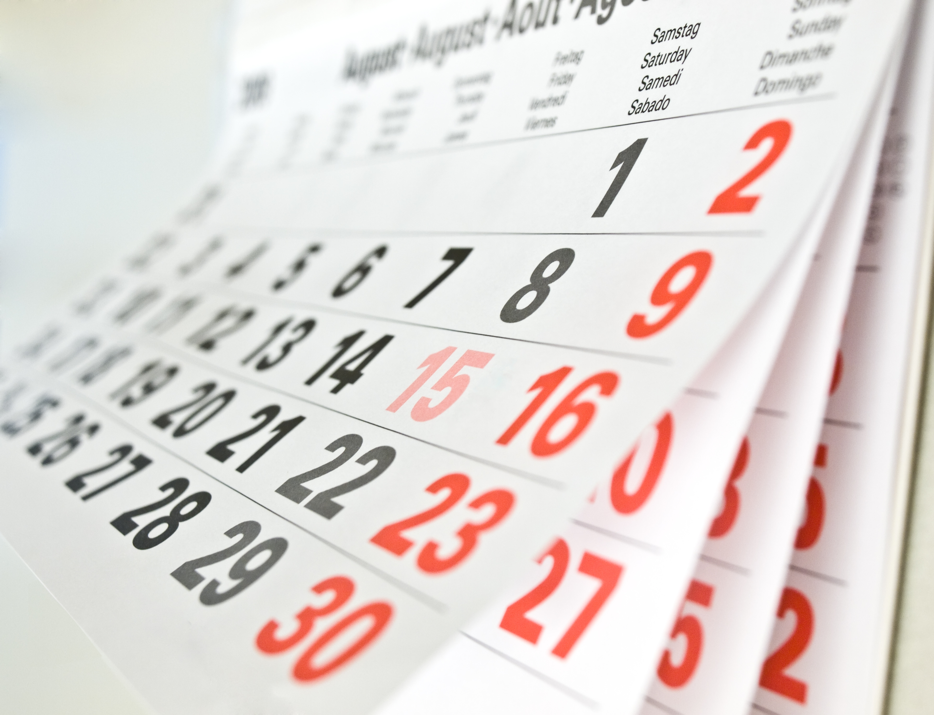 Firmowy kalendarz trójdzielny — czym różni się od swoich odpowiedników?